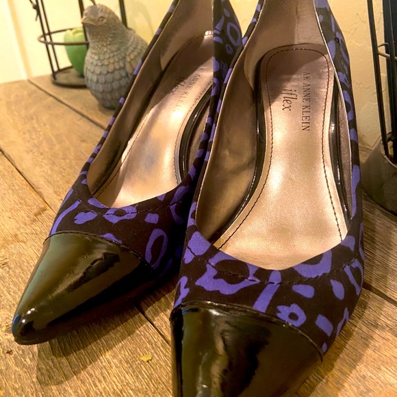 AK Anne Klein iFlex pumps with patent leather toes - Picture 2 of 10